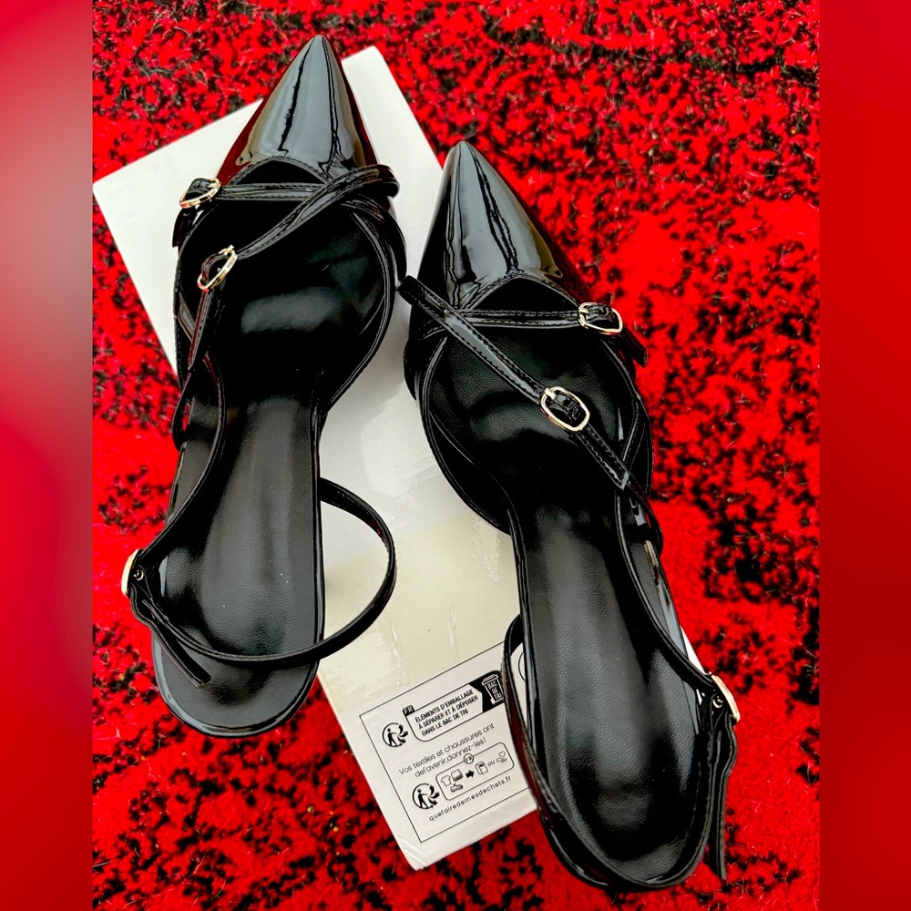 Black leather kitten heels